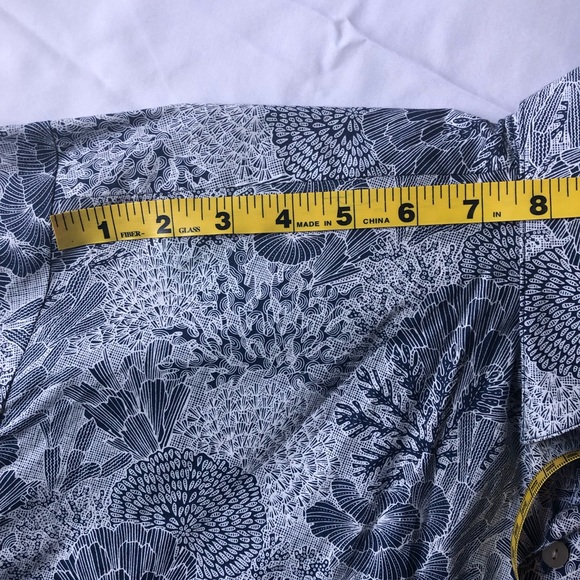 Tori Richard’s•short sleeve button down•large•blue & white floral•cotton lawn - Picture 8 of 10